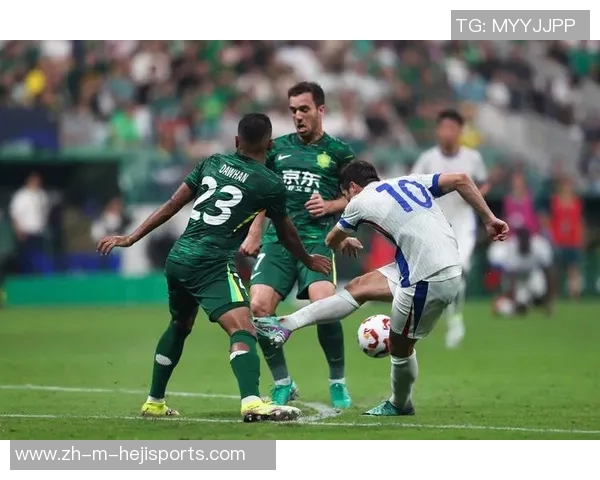 国安与申花激战正酣谁能在这场京沪对决中笑到最后